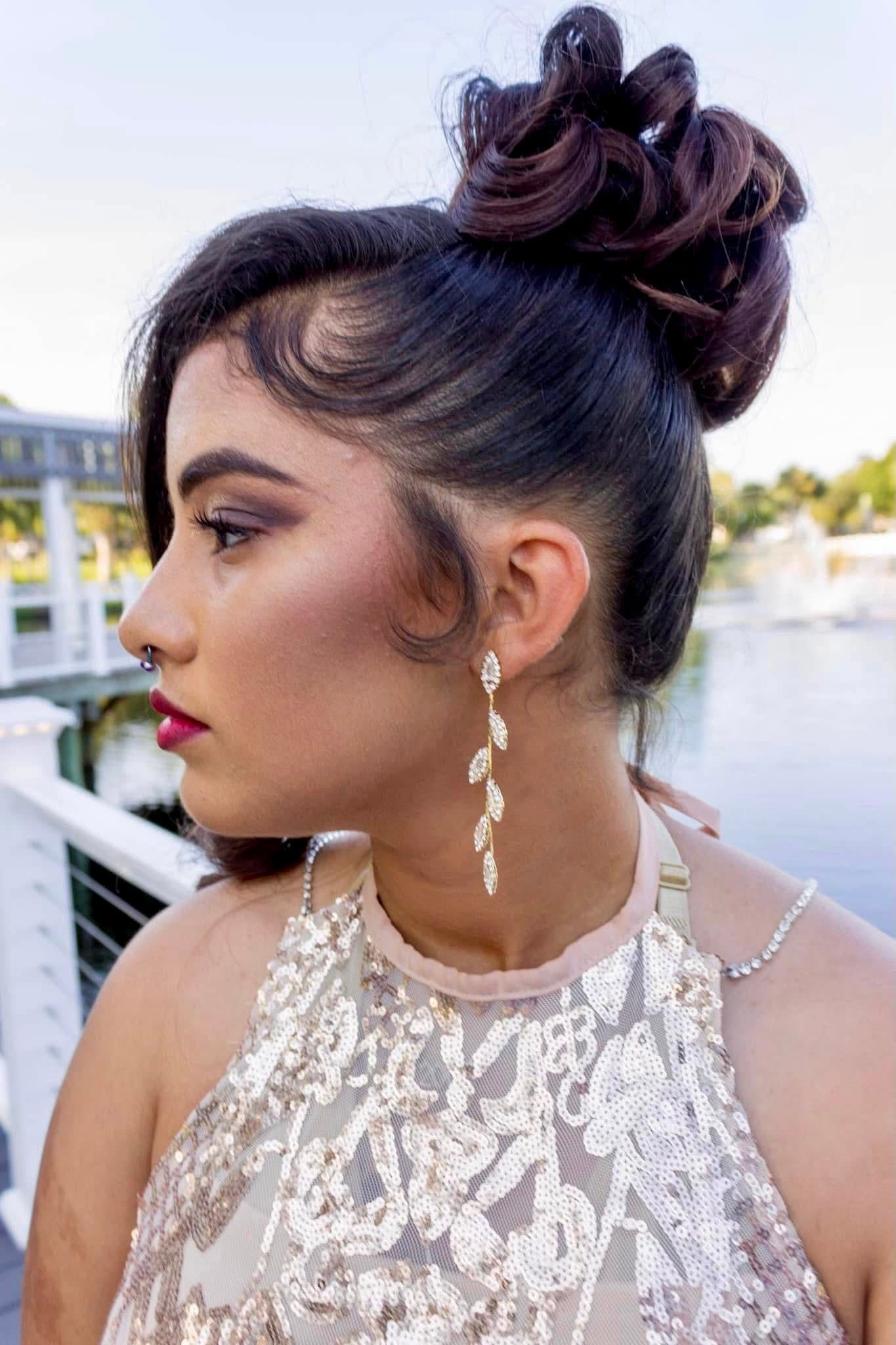 Insta Glowing Bride Close